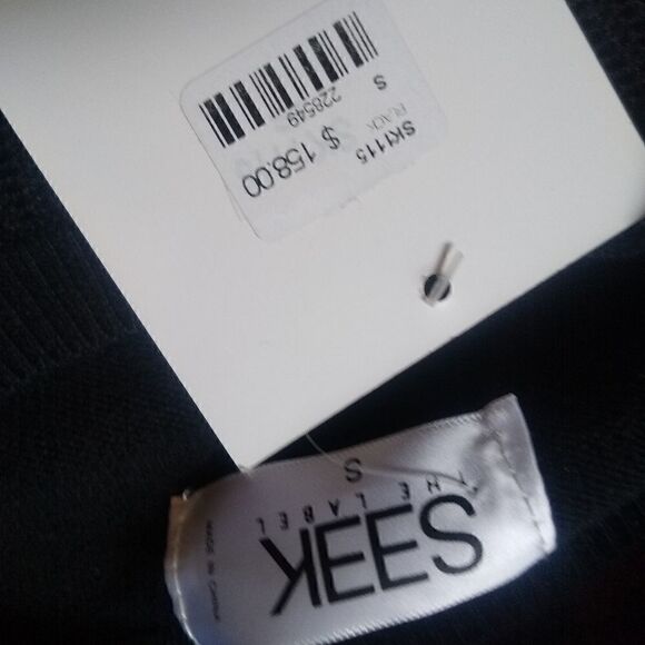 🆕 SEEK The Label Asymmetrical Ruffle Sleeve Boho Sweater Black Small - Picture 6 of 6